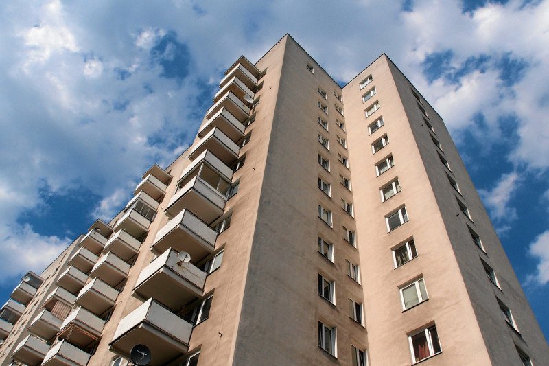 Masz 30 lat i charyzmę? Zostań agentem nieruchomości. "Można zarobić naprawdę duże pieniądze"