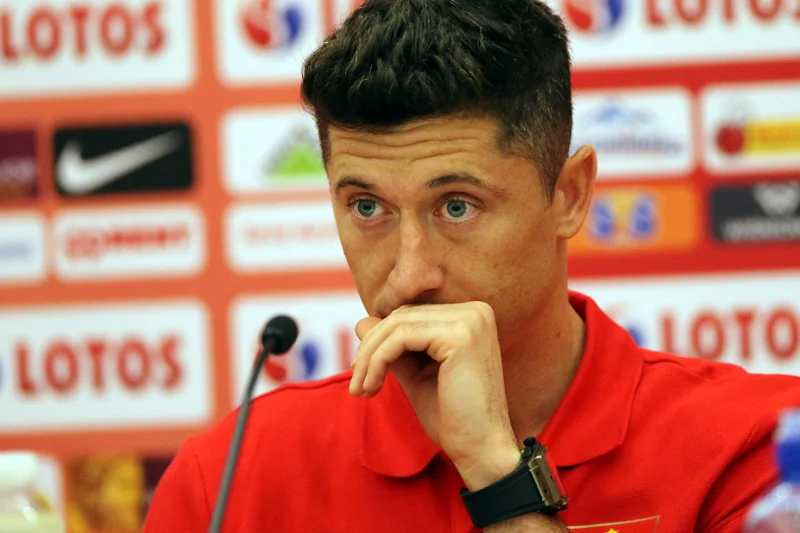 Robert Lewandowski zostanie w Bayernie wbrew swojej woli. Na to wygląda.