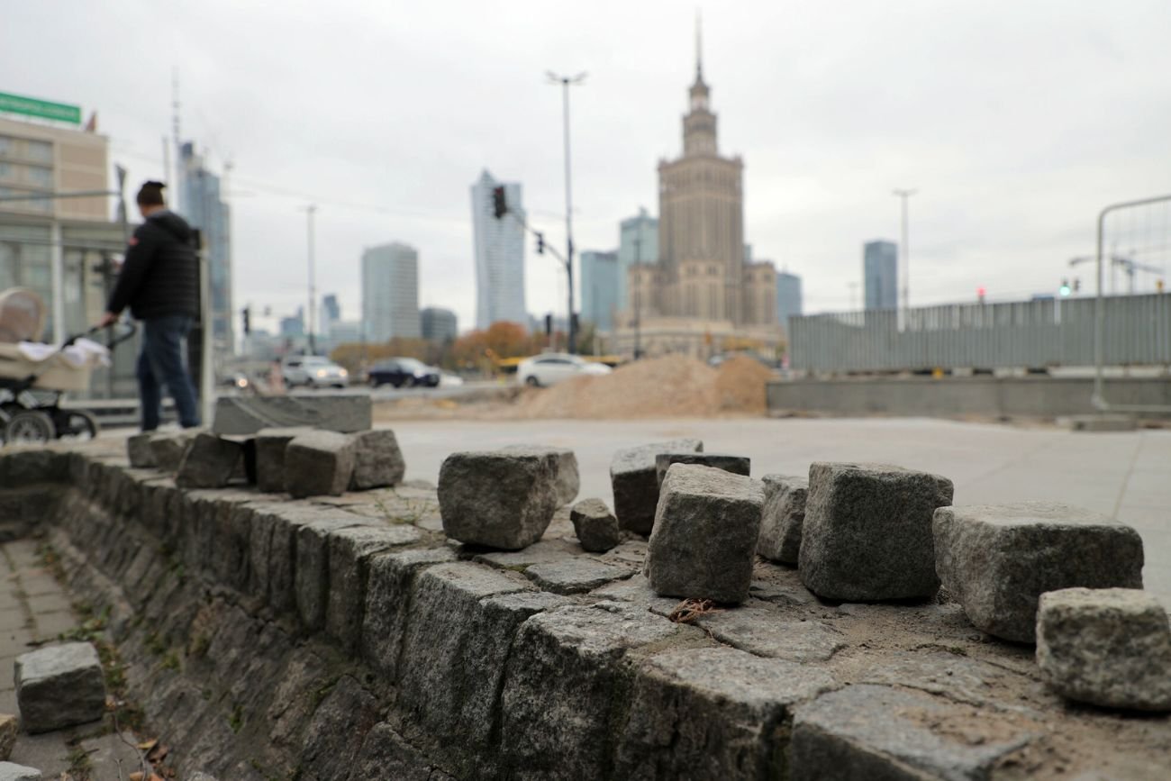 Rondo Dmowskiego szykowane na Marsz Niepodległości.