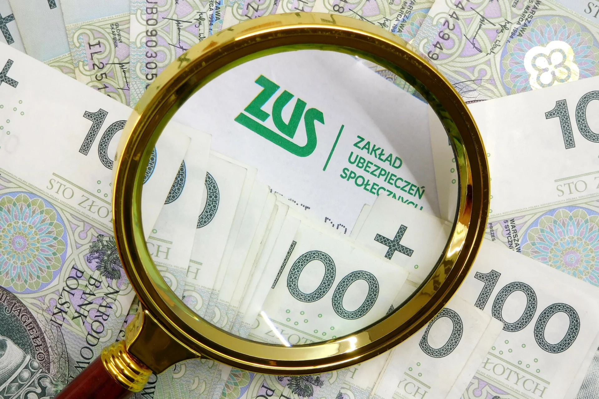 Dodatek pielęgnacyjny. Ile wynosi w 2025 roku i kto go może dostać?