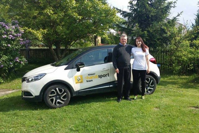 Anna Omielan, stypendystka Renault Handisport Team wraz z tatą Jarosławem