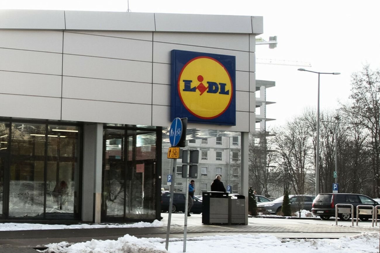 Lidl wprowadza promocję na walizki od Wittchen. Sprawdzą się idealnie na ferie zimowe.