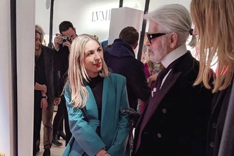 Marta Jakubowski z Karlem Lagerfeldem