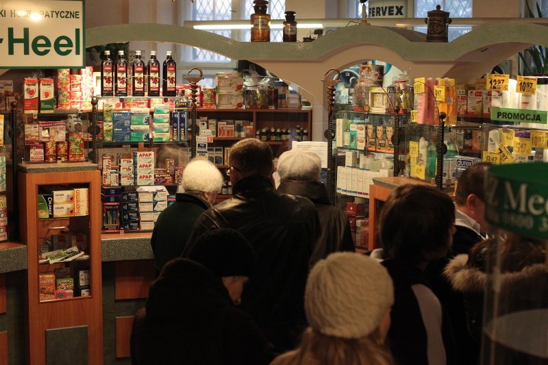 W wielu aptekach i sklepach brakuje już nie tylko maseczek ochronnych, ale i środków odkażających.
