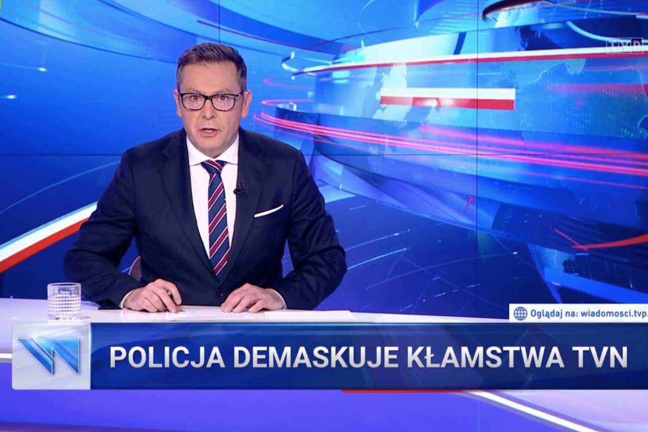 Michał Adamczyk prowadzi Wiadomości