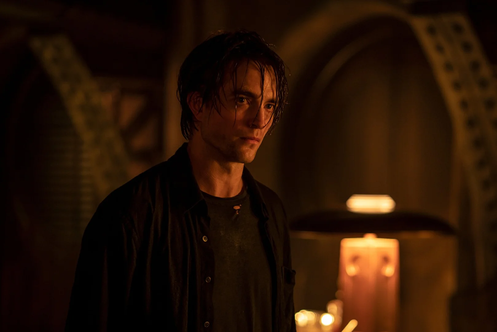 Robert Pattinson jako Bruce Wayne w filmie "Batman".