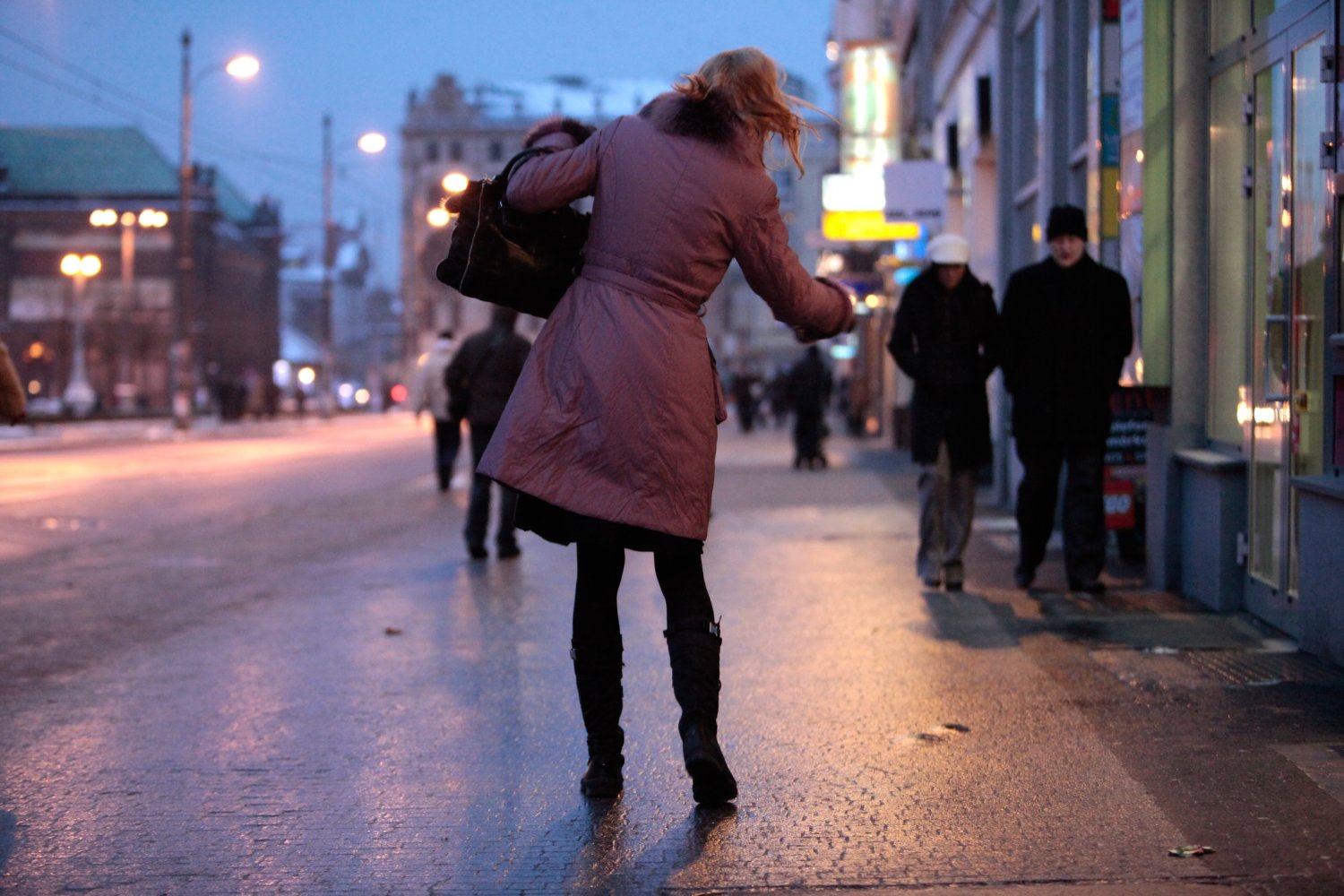 Dziś wieczorem i w nocy będzie bardzo ślisko w wielu rejonach Polski