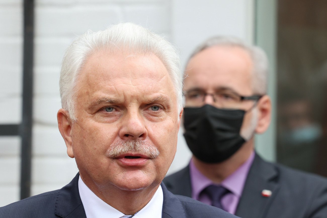 Ile zakażeń COVID-19 9 grudnia? Waldemar Kraska ujawnił nowe dane MZ.