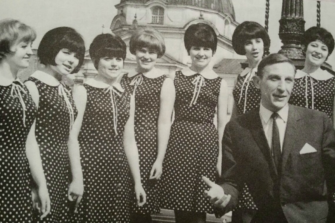 Filipinki z profesorem Janem Janikowskim