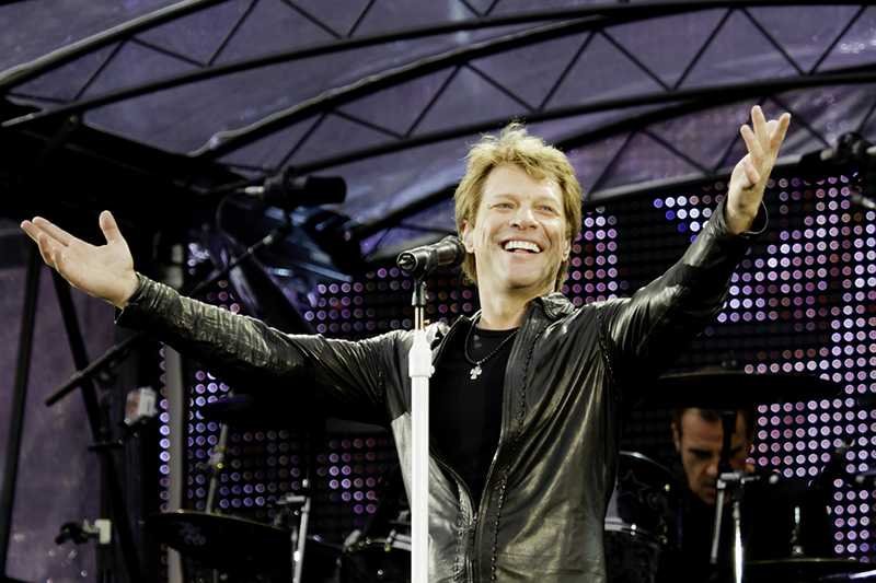 Jon Bon Jovi zapowiedział, że z uwagi na kryzys w Hiszpanii, zespół zrezygnuje z wynagrodzenia za koncert w Madrycie.