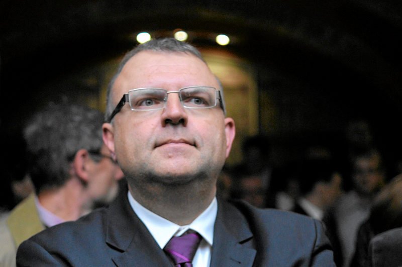 Kazimierz Ujazdowski nie wyklucza wystąpienia z PiS. O całe zamieszanie wokół parlamentu obwinia Jarosława Kaczyńskiego i kierownictwo partii.