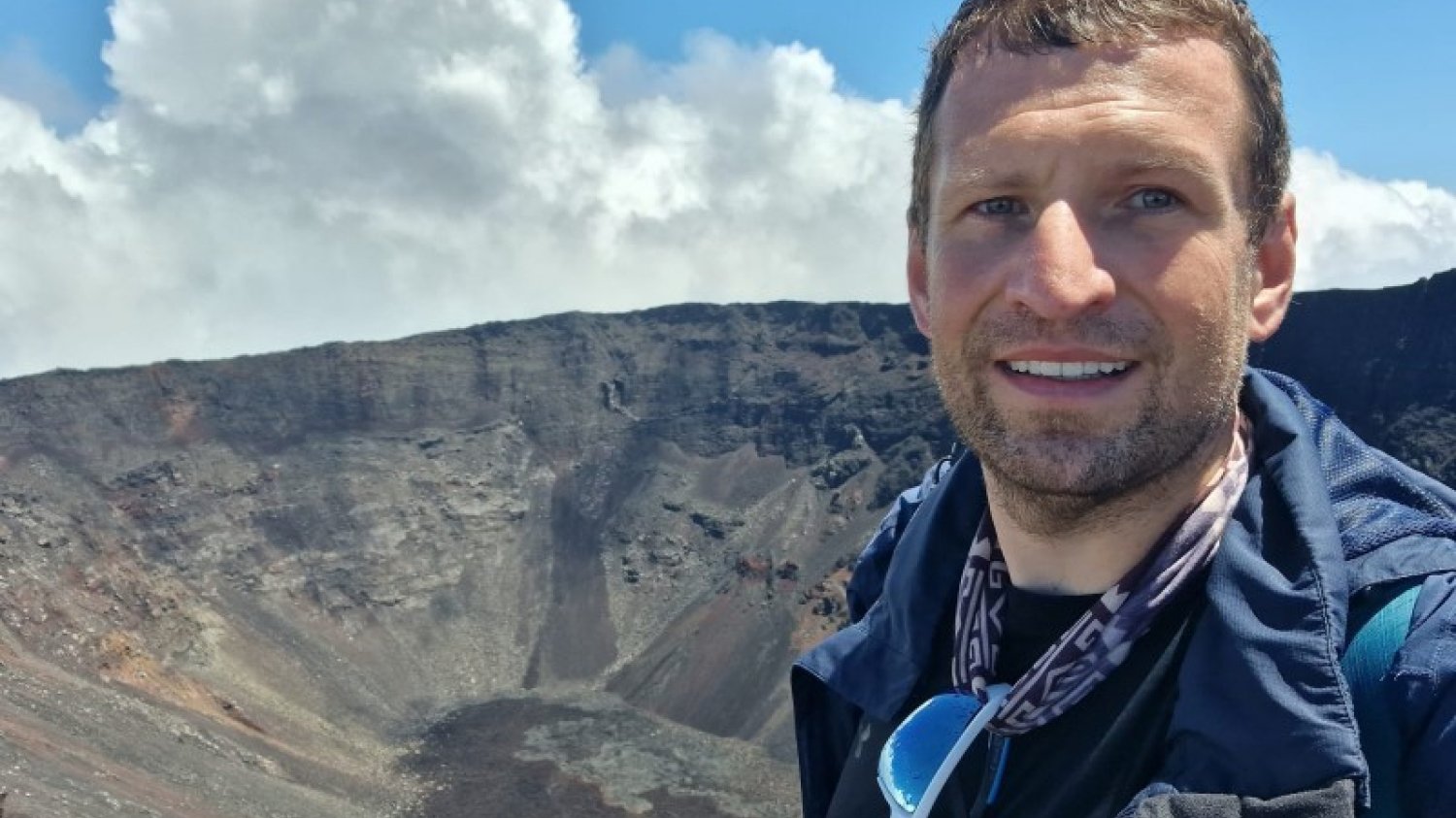 Grzegorz Gawlik na wulkanie Piton De La Fournaise.