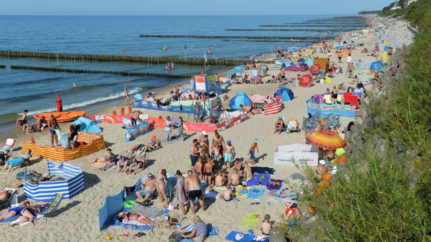 W Ustroniu Morskim zamknięto kąpieliska. W wodzie wykryto bakterie