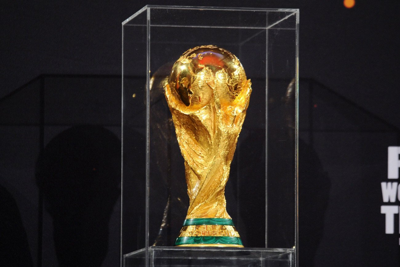 Puchar za piłkarskie MŚ trafił do Polski po raz pierwszy od 2014 roku. To część trasy "FIFA World Cup Trophy Tour".