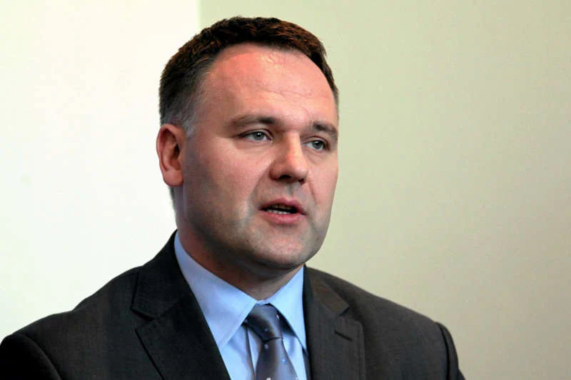 Poseł PiS Dawid Jackiewicz nie chciał głosować nad usunięciem Hofmana, Kamińskiego i Rogackiego