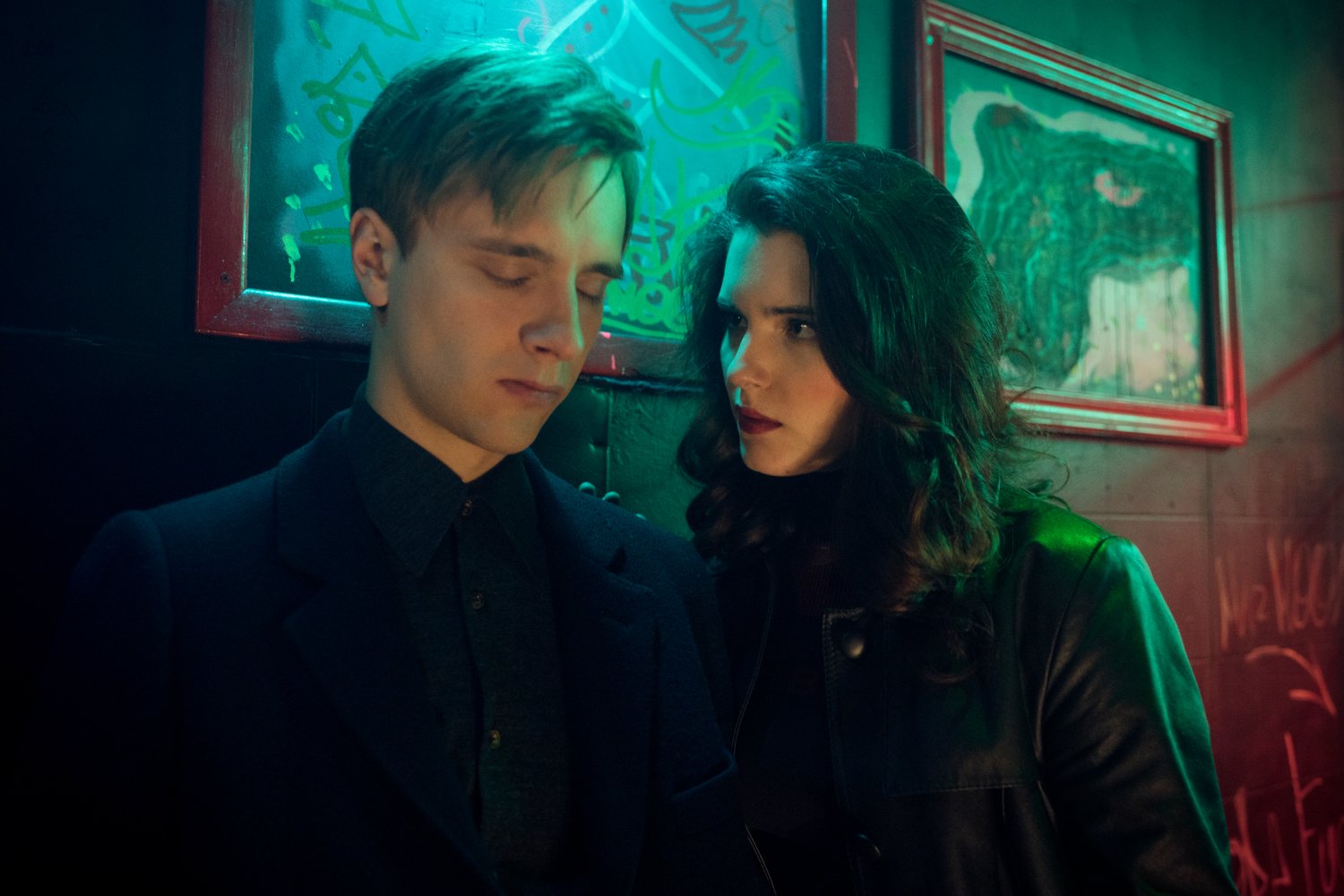 Maciej Musiał jest jednym z pomysłodawców, producentów i aktorów w serialu "1983"