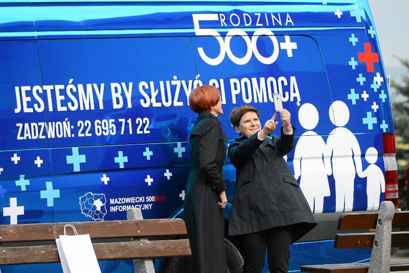 Tysiące osób mogą stracić pieniądze z 500+. Prasa pisze o rewolucji, jaką szykuje rząd