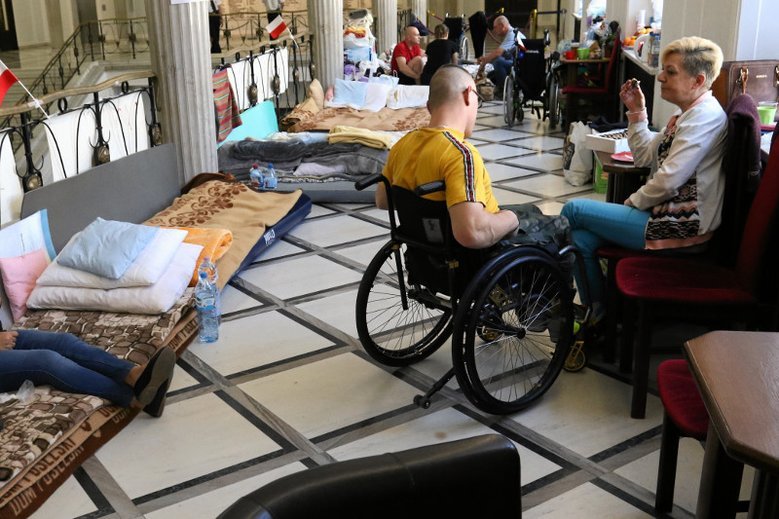 Rząd nie dotrzymał jednej z obietnic złożonym niepełnosprawnym. Nowy typ Środowiskowych Domów Samopomocy póki co nie powstanie