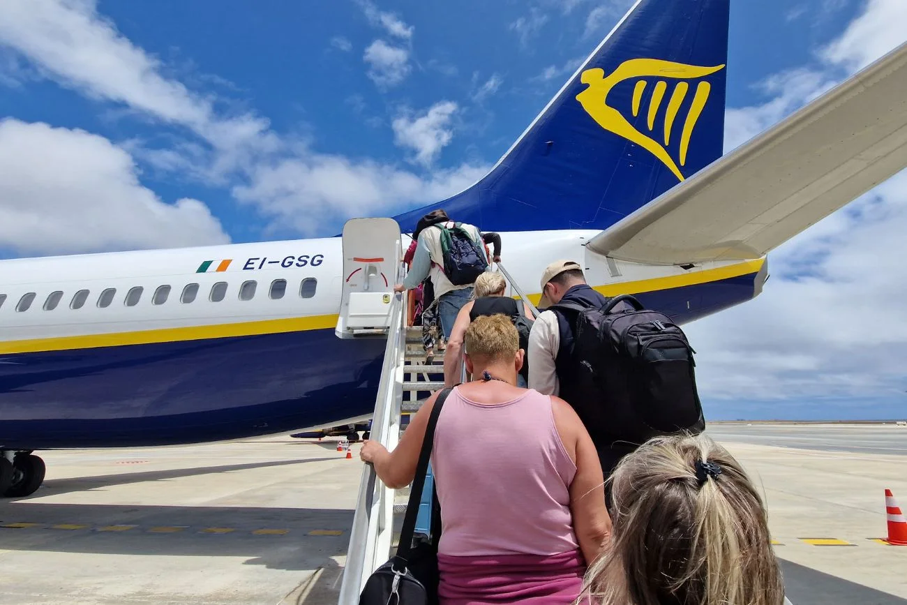Ryanair nie ma litości w kwestii bagażu podręcznego Ryanair bezlitosny. Kolejne osoby zapłaciły za bagaż podręczny