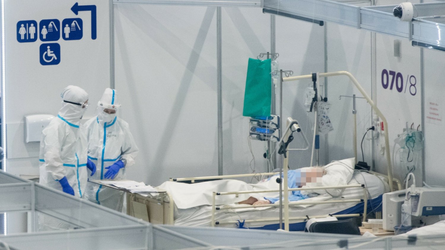 Pandemia COVID-19 zaskoczyła wszystkich. Szpitale nie były gotowe na taką liczbę chorych wymagających intensywnej opieki.