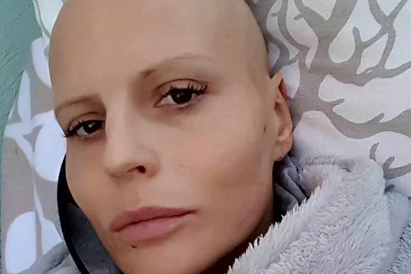 "Chcę się nadal uśmiechać do mojego 15 letniego syna". Wzruszający apel o pomoc właścicielki kilku sklepów z modą.