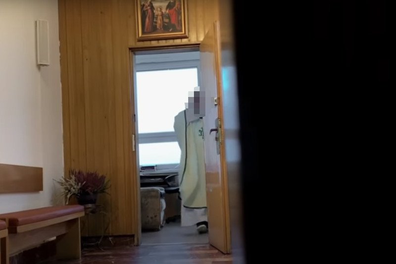 Ksiądz z filmu braci Sekielskich tuż po jego emisji został suspendowany.