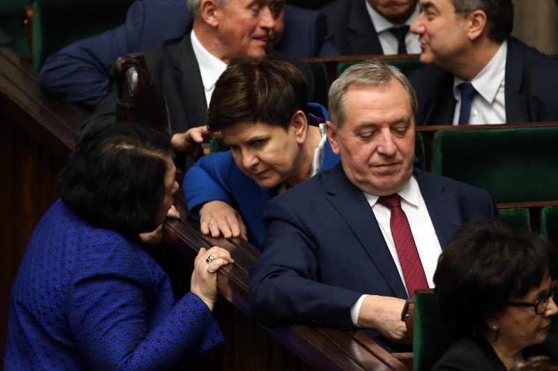 "Gender wprowadzone tylnymi drzwiami". Czy rząd PiS szykuje wypowiedzenie znienawidzonej konwencji antyprzemocowej?