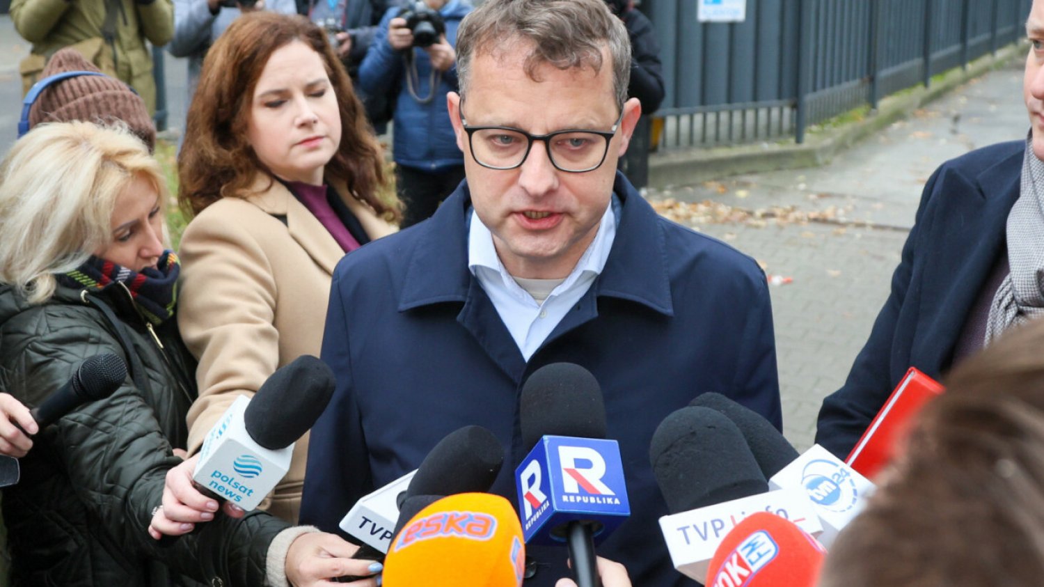 Romanowski przyleci na pogrzeb ojca? Poseł PiS wydał oświadczenie