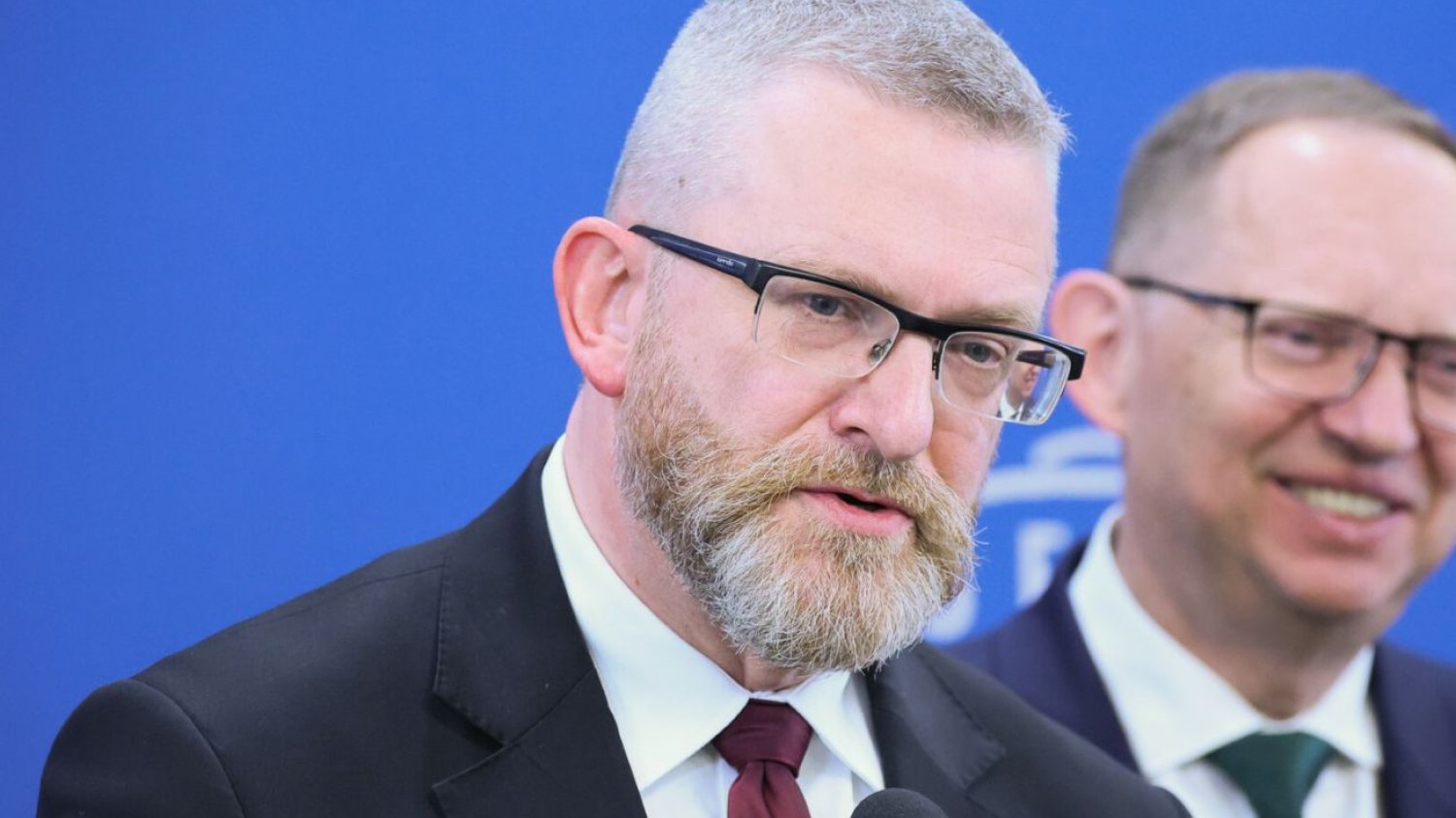 Braun nagle zwrócił się do Nawrockiego. Ma dla niego jedną radę. Grzegorz Braun zaapelował do Nawrockiego. Ma dla niego jedną radę.