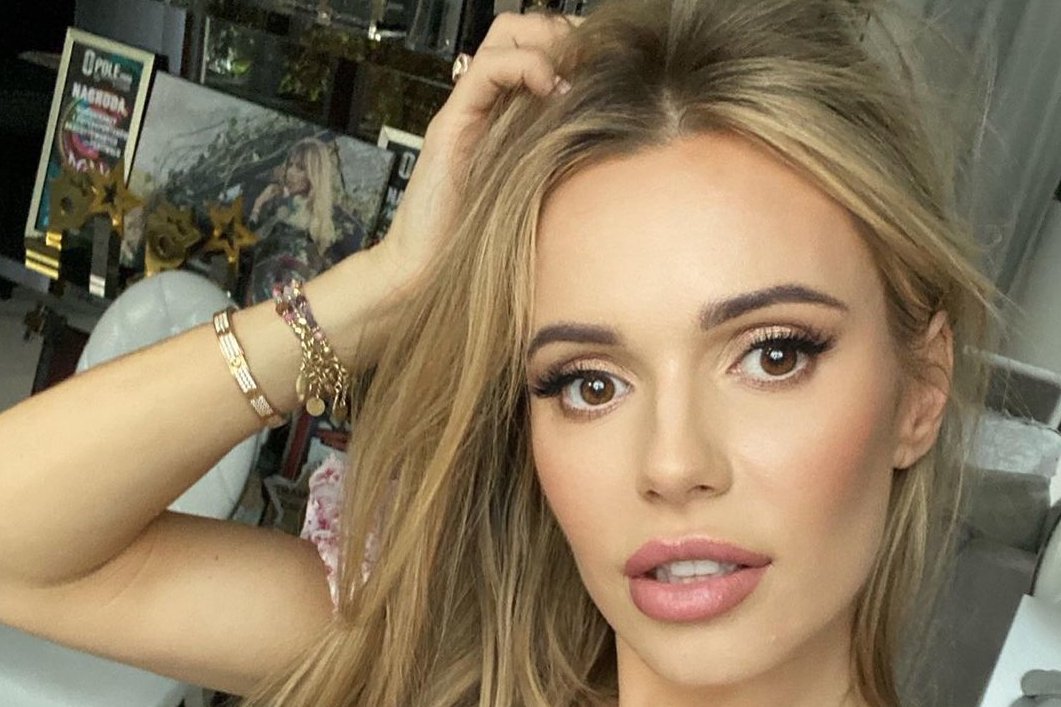 Doda została przyłapana z testem ciążowym.