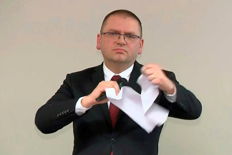 Prezes Nawacki nie chce pokazać protokołu z zebrania, na którym podarł uchwałę popierającą sędziego Pawła Juszczyszyna.