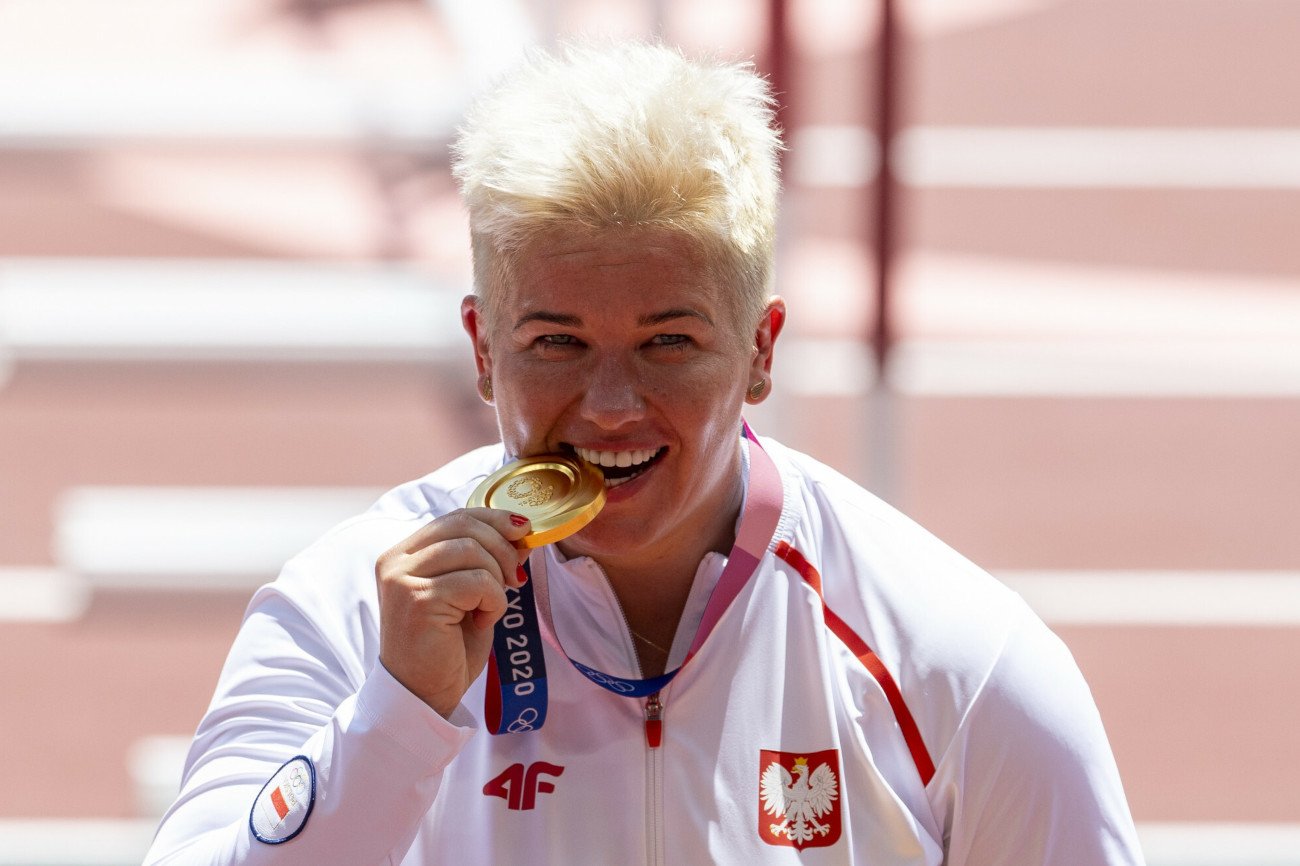 Anita Włodarczyk ze złotym medalem igrzysk olimpijskich w Tokio