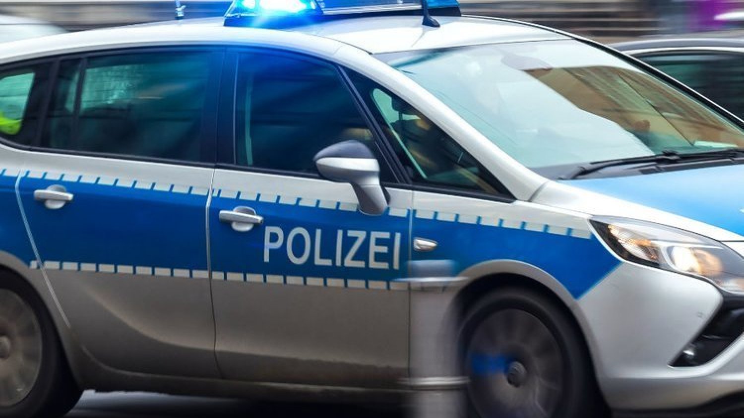Niemcy: tragiczny wypadek niedaleko Hofheim. Policja poszukuje 34-letniego kierowcy lamborghini polskiego pochodzenia.