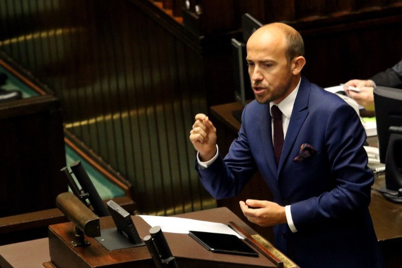 Budka mówił w Sejmie o chronieniu księży-pedofilów. Stanie za to przed komisją etyki poselskiej.