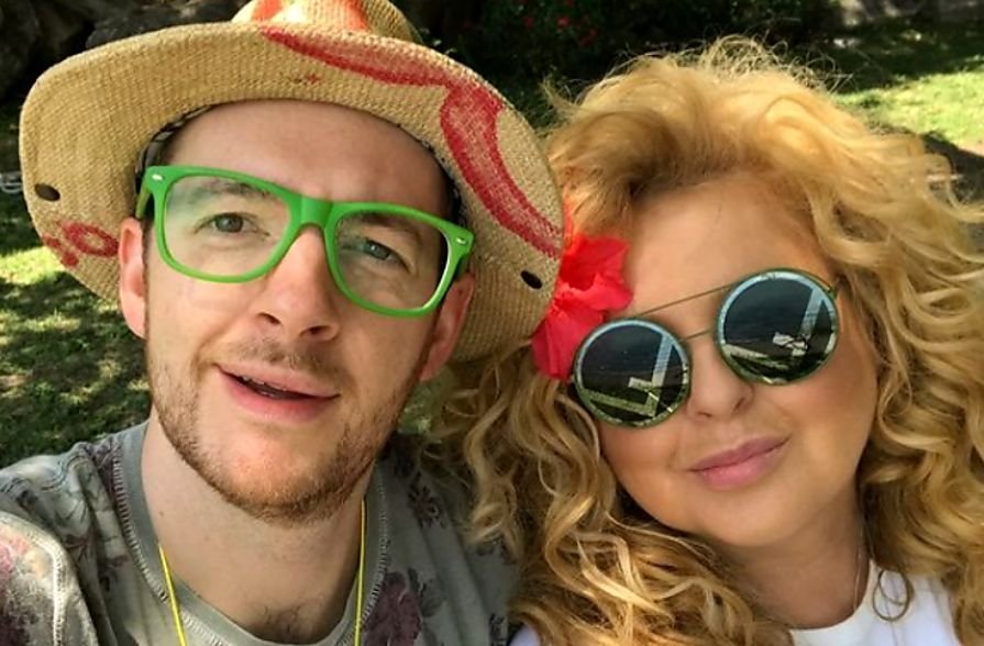 Magda Gessler popiera karmienie piersią. Popularna restauratorka pokazała stare zdjęcie z synem Tadeuszem Müllerem, które szybko stało się hitem sieci. Magda Gessler karmi piersią syna. Jej zdjęcie z Tadeuszem Mullerem sprzed lat podbija Instagram