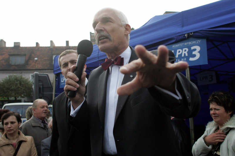 Janusz Korwin-Mikke jest izolowany przez polityków z innych partii.