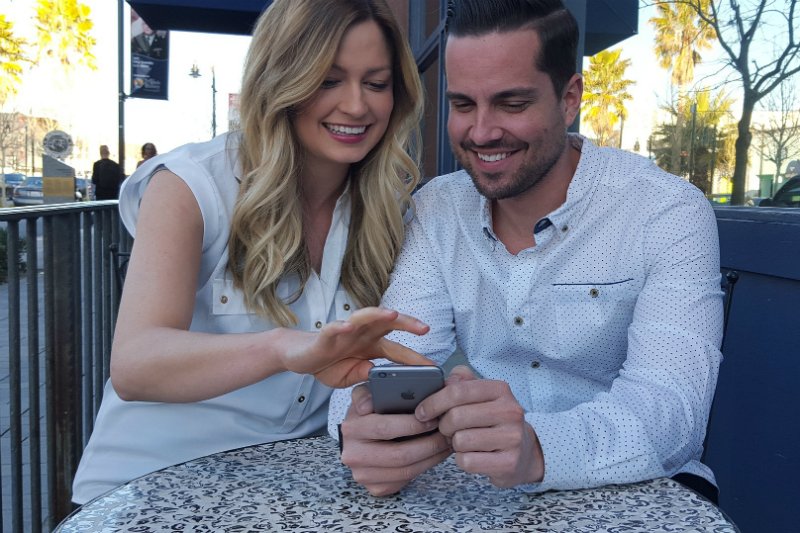 Do telefonowania, wysyłania wiadomości, słuchania muzyki i oczywiście oglądania filmów. Bez smartfonu dziś ani rusz