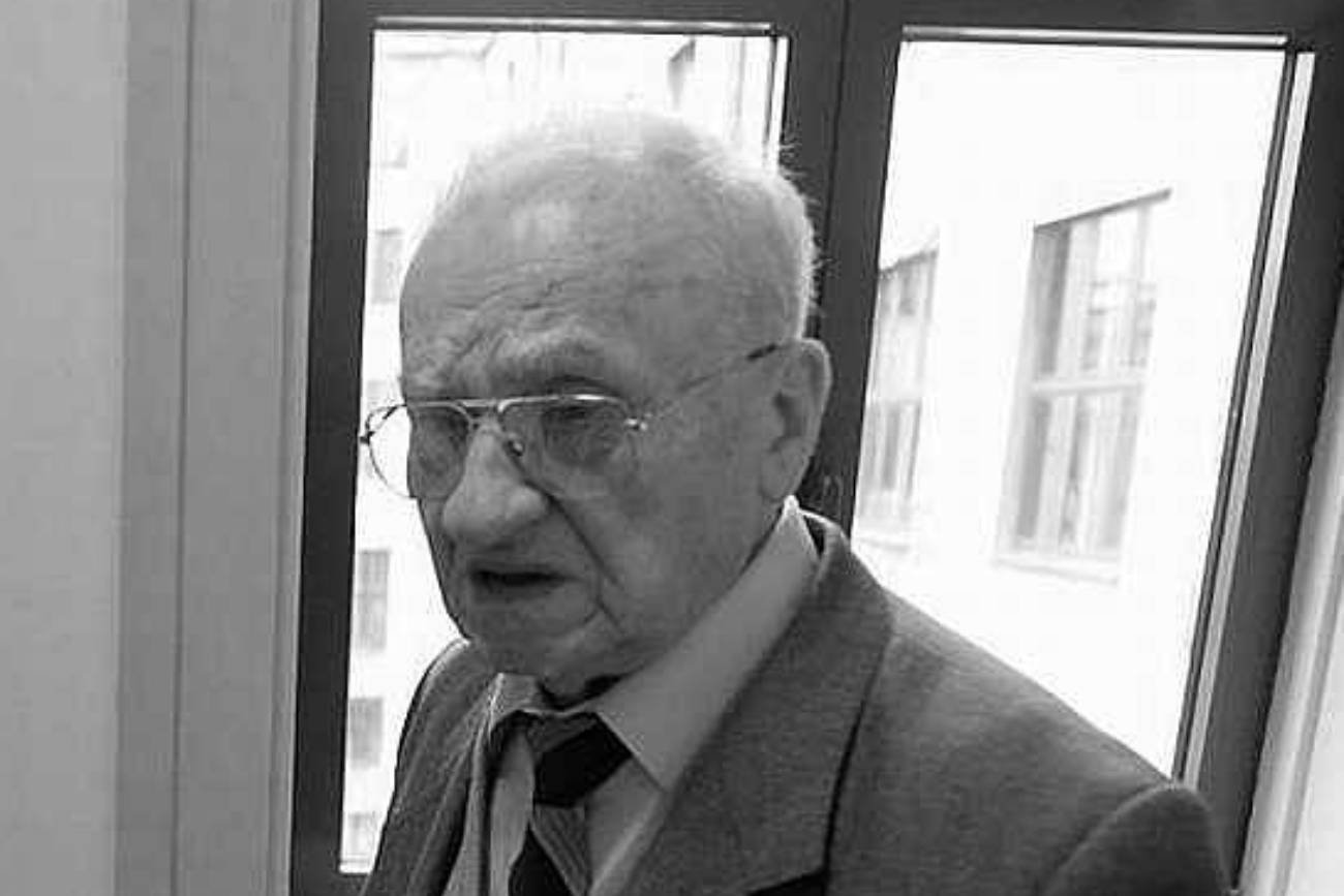 Generał MO Władysław Ciastoń, oskarżany o sprawstwo kierownicze mordu księdza Popiełuszki został pochowany na Powązkach – czytamy w "Rzeczpospolitej".