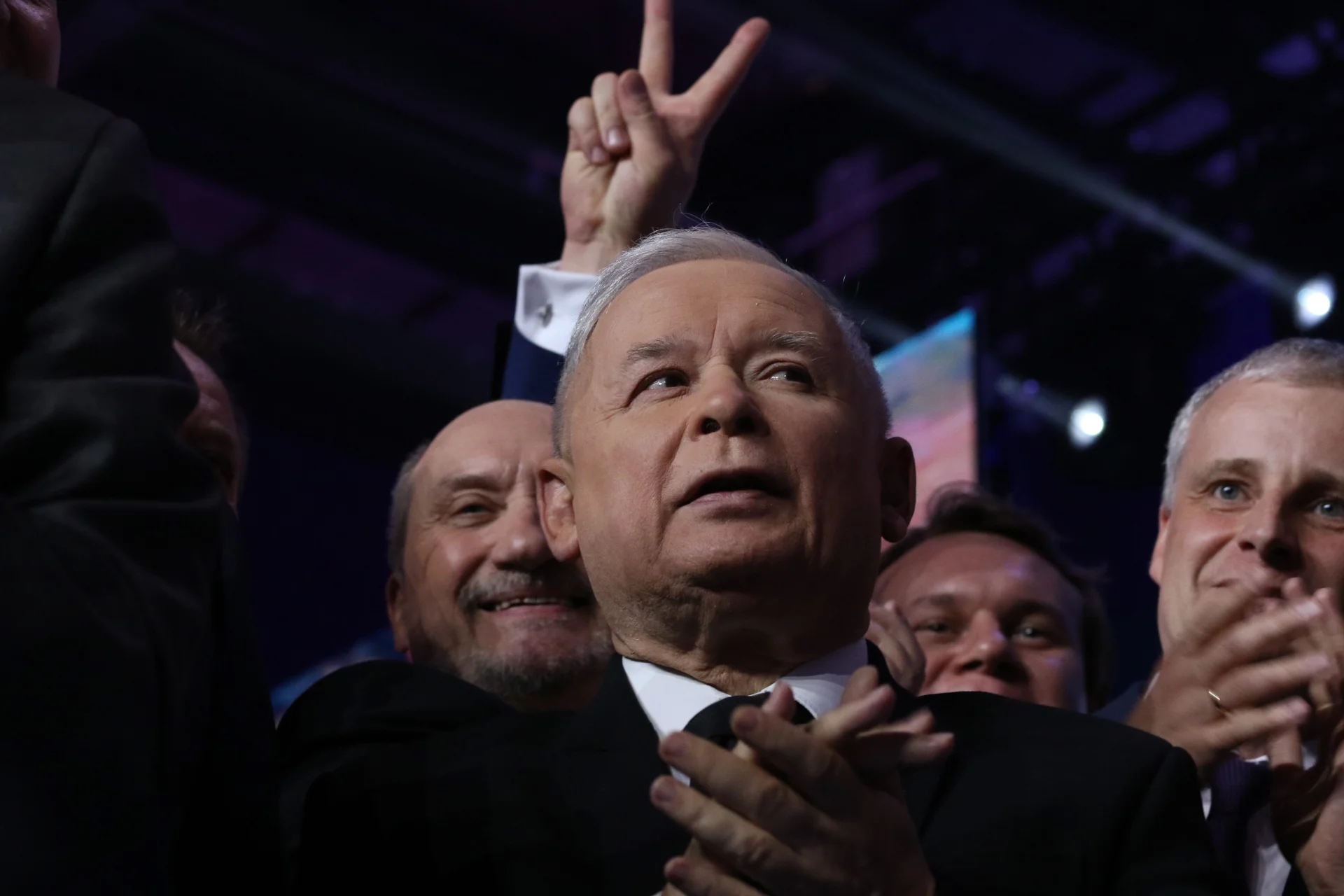 Jarosław Kaczyński zabezpieczył się przed szantażem ze strony swoich ludzi.