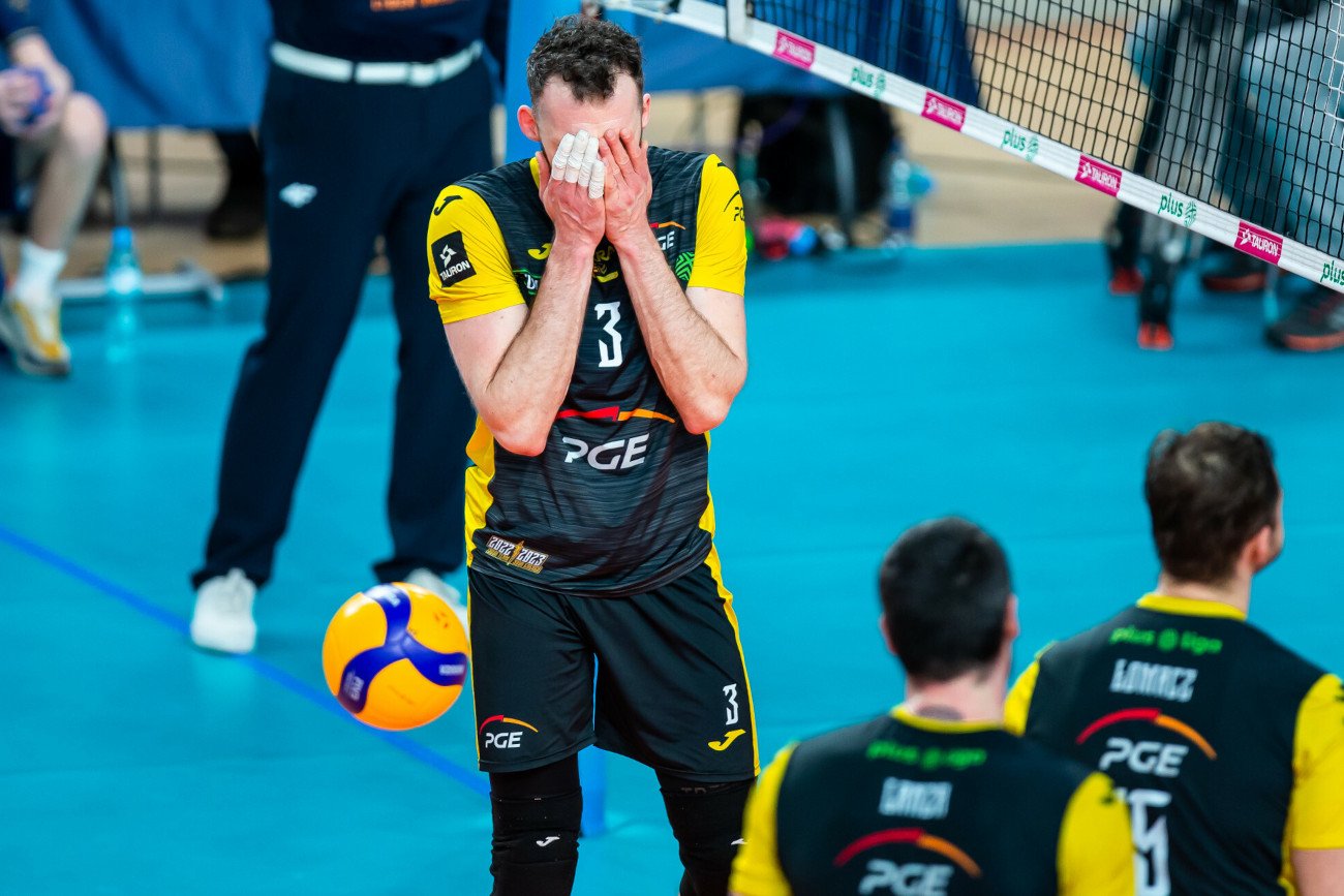 Siatkarze PGE Skry Bełchatów zaliczają najgorszy sezon od wielu lat. Co dalej będzie z legendarnym klubem?