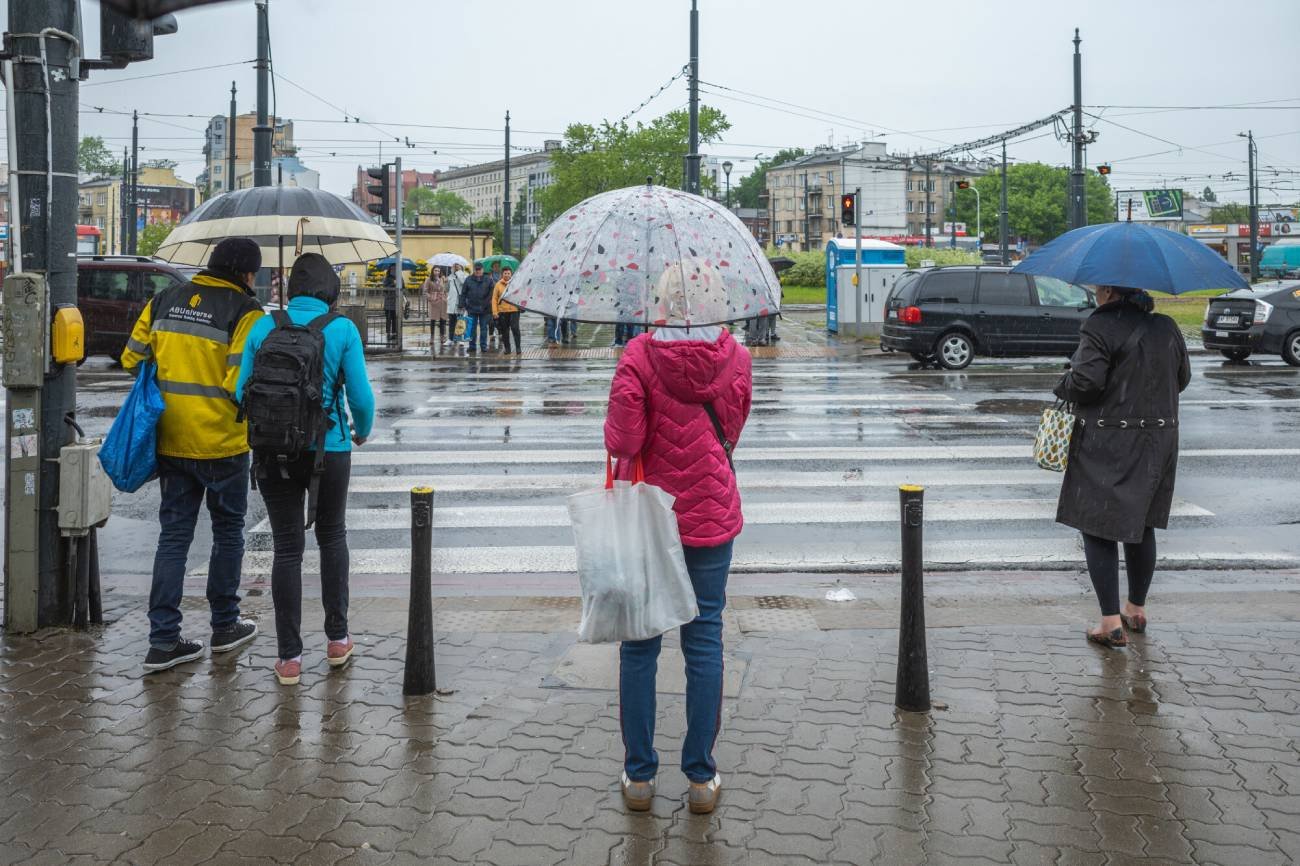 Powrót deszczu po słonecznym weekendzie. Oto, kiedy znowu się rozpogodzi