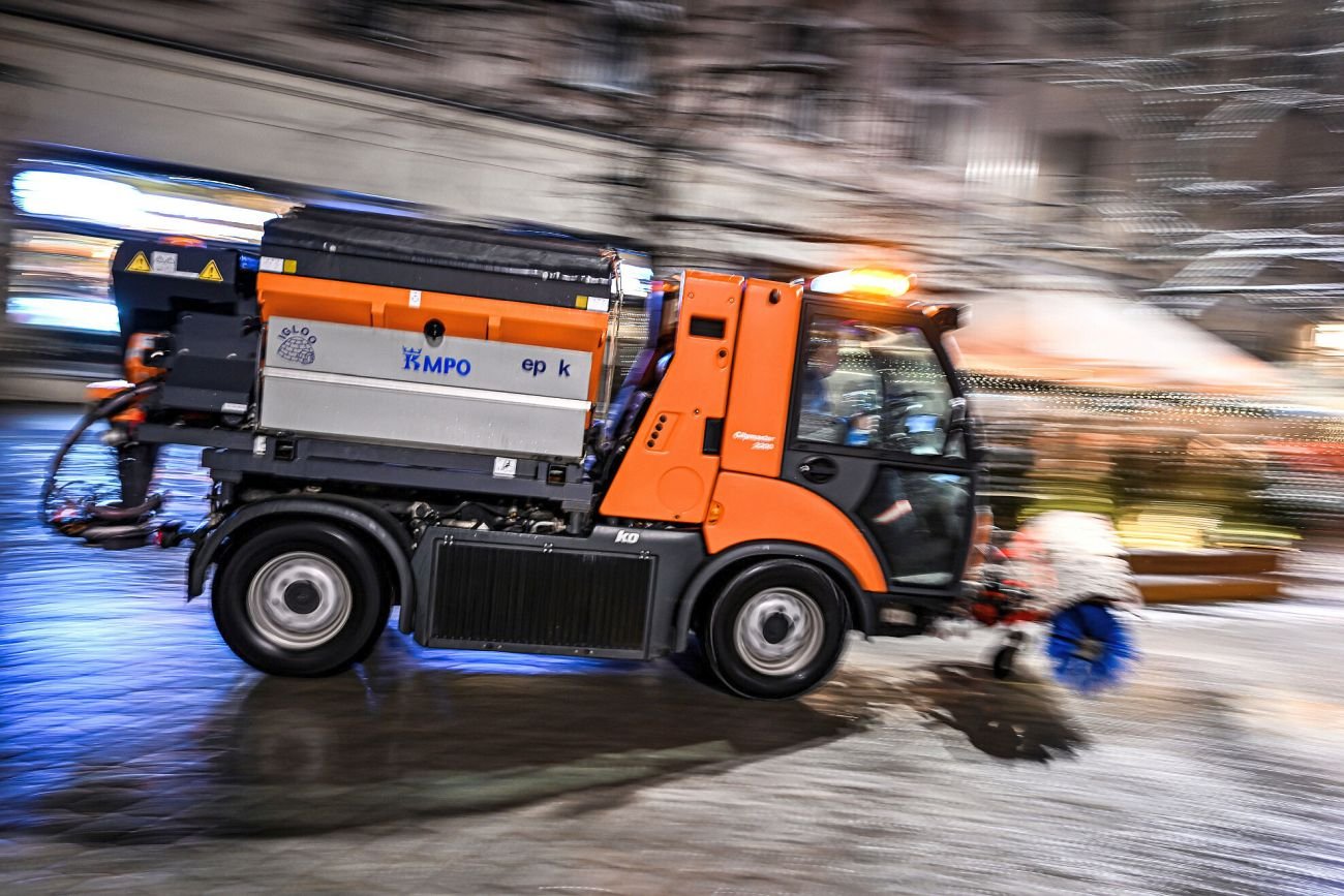 Służby miejskie i drogowe będą miały co robić. Wraca zima