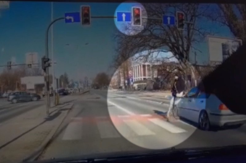 Potrącił kobietę na pasach i uciekł z miejsca wypadku.