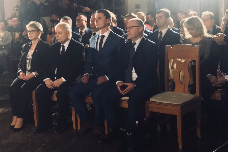 Katarzyna Lubiak to jedna z najbardziej zaufanych kobiet z otoczenia prezesa (na zdjęciu z lewej).