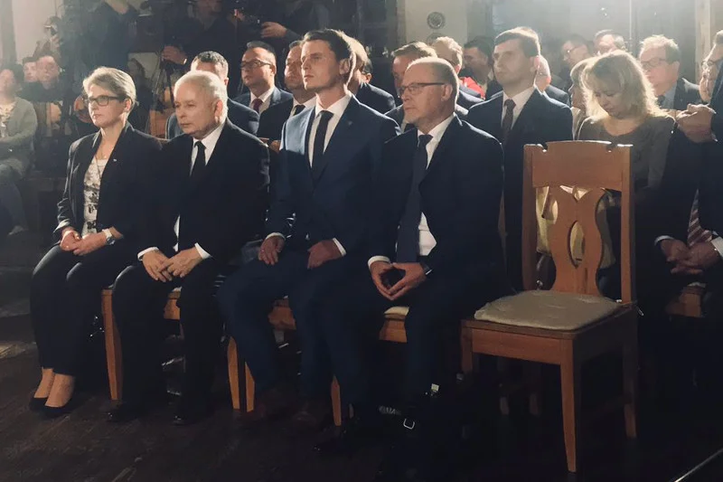 Katarzyna Lubiak to jedna z najbardziej zaufanych kobiet z otoczenia prezesa (na zdjęciu z lewej).