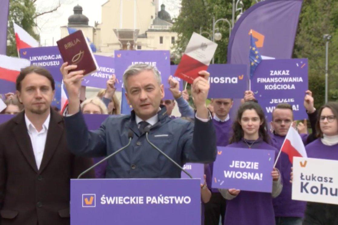 Robert Biedroń zaapelował na Jasnej Górze o rozdział państwa od Kościoła. Powiedział, że politycy zbyt często kierują się w Polsce Biblią, a zbyt rzadko konstytucją.