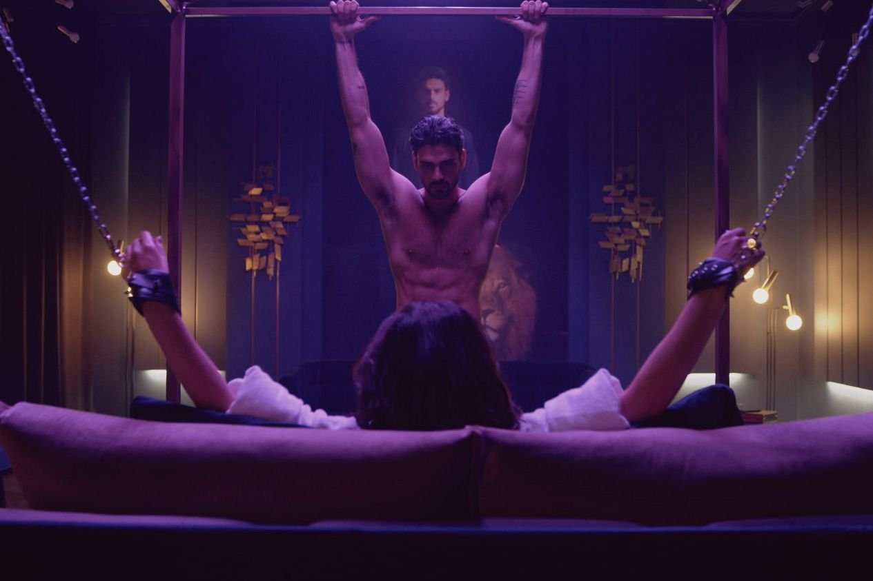 "365 dni" nie jest filmem idealny, ale stanowi ciekawy eksperyment w polskim kinie