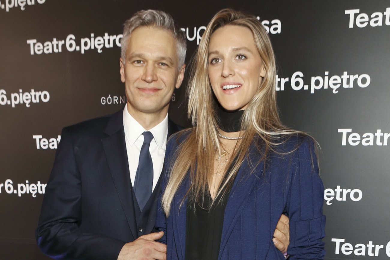 Żebrowski dodał w sieci nagie zdjęcie swojej żony Aleksandry.