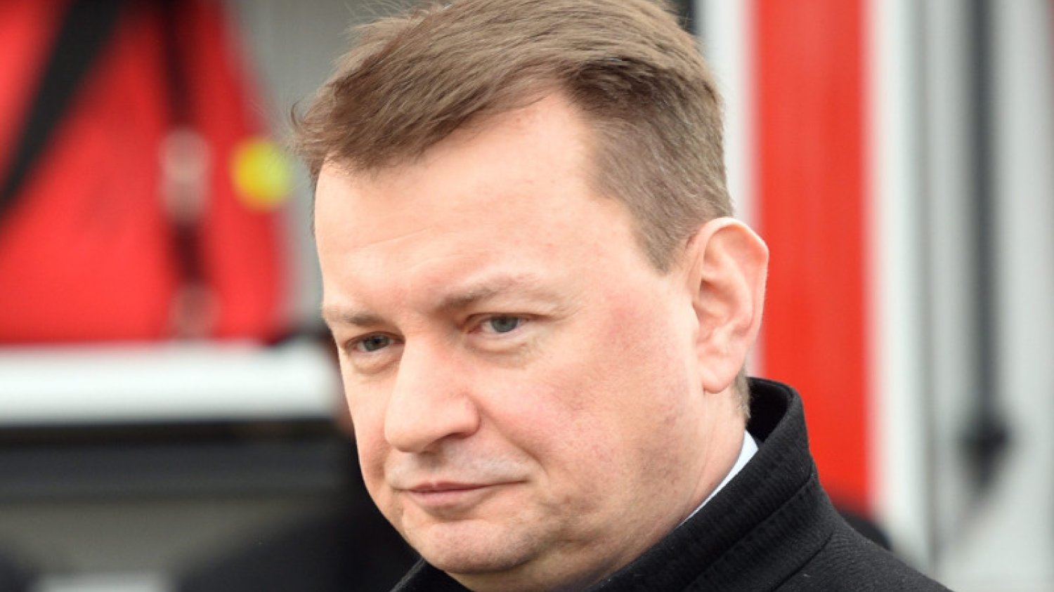 Tego nawet Bareja by nie wymyślił. Błaszczak przyznał odznakę samemu sobie, po czym odmówił jej przyjęcia