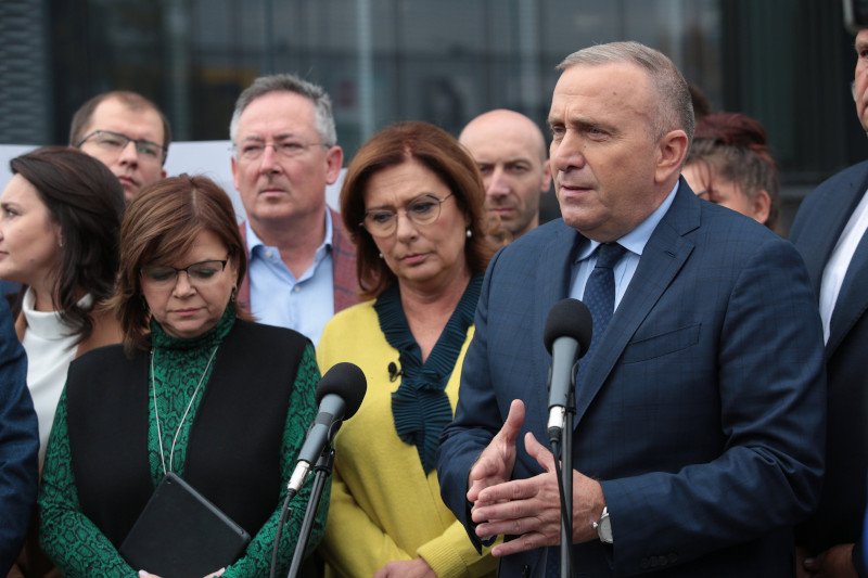 W PO padł blady strach w związku z tym, że PKW może odrzucić sprawozdanie partii za 2019  rok, co pobawi ją subwencji.